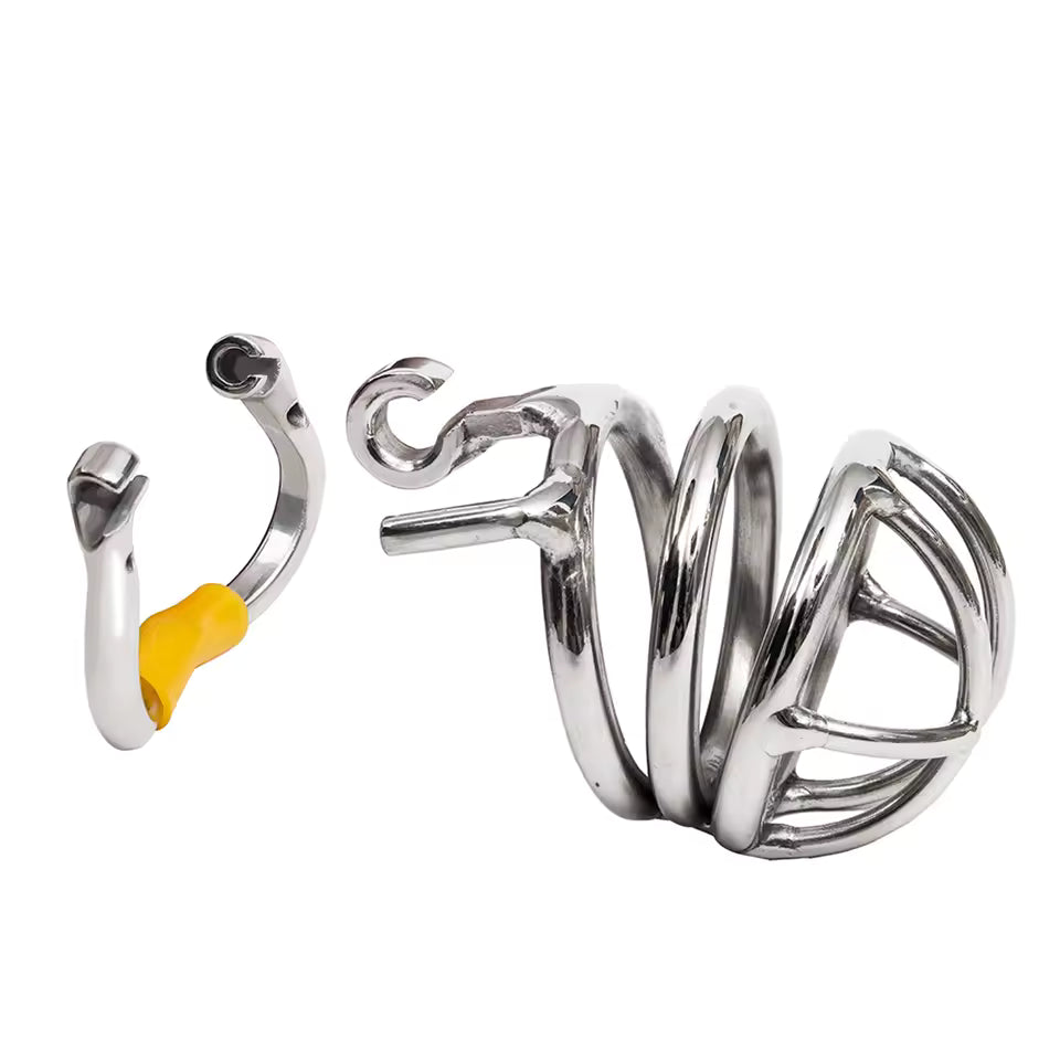 Comfortable stainless steel lock ring for extended wear
